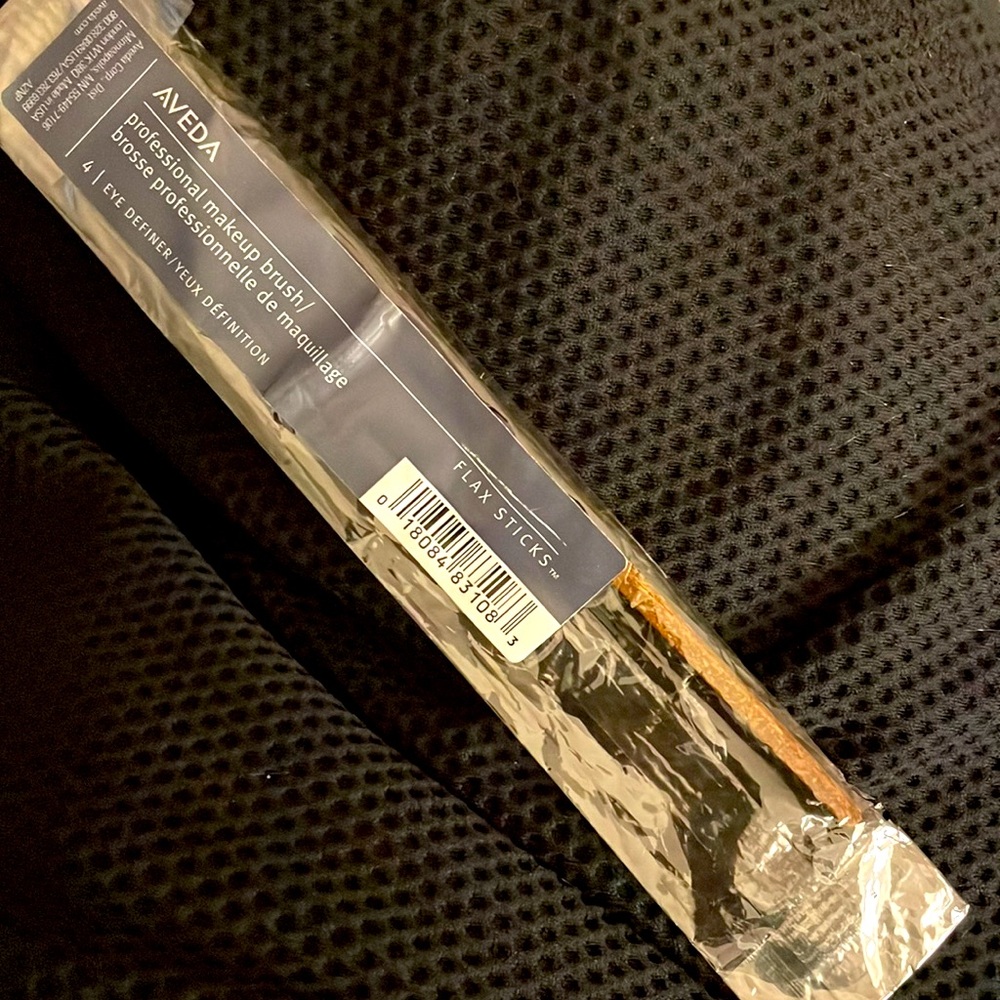 Aveda Flax Sticks number 4 - eye definer - BRAND NEW!